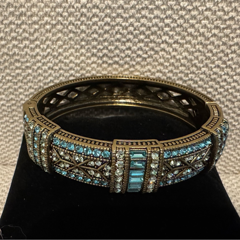 Heidi Daus Caribbean Blue Swarovski Crystal Rhinestone Hinged Bangle Bracelet - Picture 5 of 10